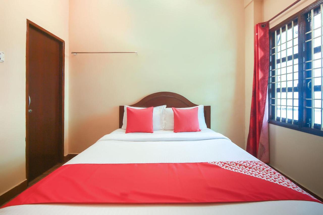 Oyo 23098 Ushama Heritage Guest House Pondicherry Exterior foto